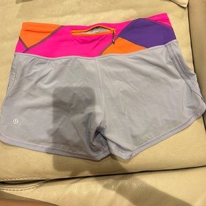 Lululemon shorts size 6 multi color gray
